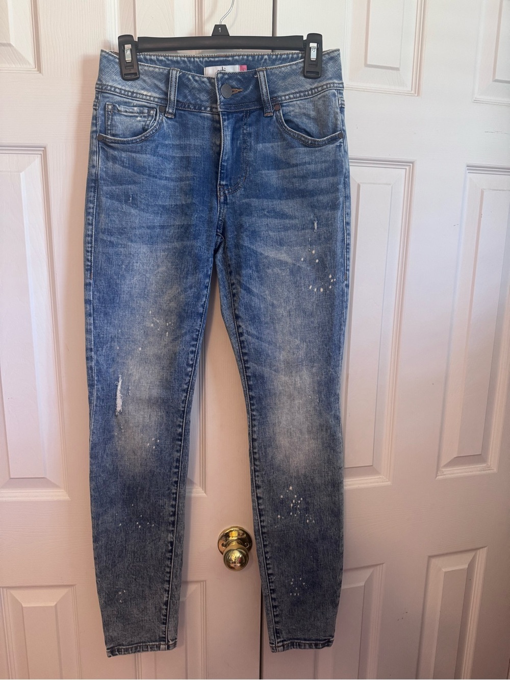 CAbi Skinny Jeans in Light Blue with Paint-Splatter